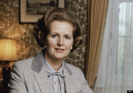 Margaret Thatcher: Bà đầm thép -người nổi tiếng ngủ ít (khoảng 4 giờ/ngày) - thường thức đến 2 - 3h sáng để làm việc với các nhân viên, theo BBC. Nhưng bà vẫn dậy lúc 5h để nghe chương trình "Nông trại hôm nay" (Farming Today), một chương trình truyền hình phổ biến trên BBC Radio 4.