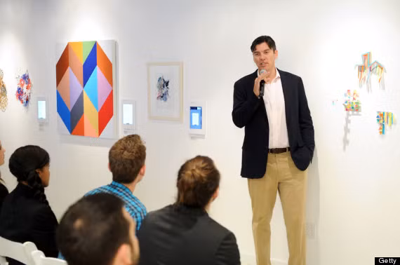 Tim Armstrong:Giám đốc điều hành AOL nói rằng ông sẽ ra khỏi giường ngay khi thức dậy lúc 5h hoặc 5h15 sáng, để trả lời email hoặc tập thể dục. "Trước đây, tôi sẽ bắt đầu gửi email khi tôi thức dậy, nhưng không phải tất cả mọi người đều có thời gian biểu giống tôi, vì vậy tôi đã cố gắng đợi đến 7h. Trước khi email, tôi lôi việc ra làm, đọc và sử dụng các sản phẩm của chúng tôi", ông nói.