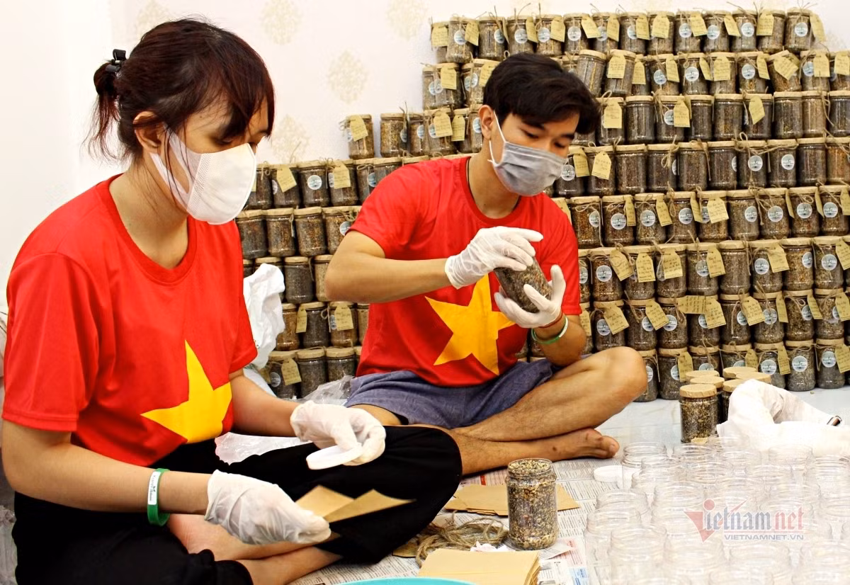 Thuc dem lam 1.000 hop muoi me tang bac si chong dich o Bac Giang-Hinh-5