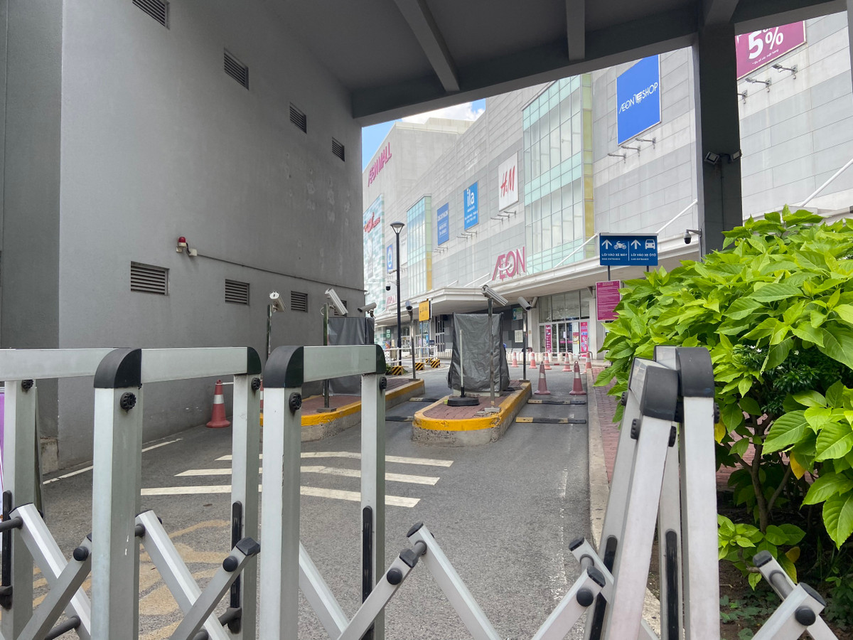 Sieu thi lon nhat TP.HCM dong cua vi lien quan ca nghi nhiem COVID-19-Hinh-5