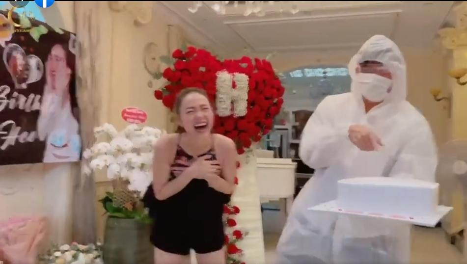 Minh Hang bi chi trich vi tiec sinh nhat 