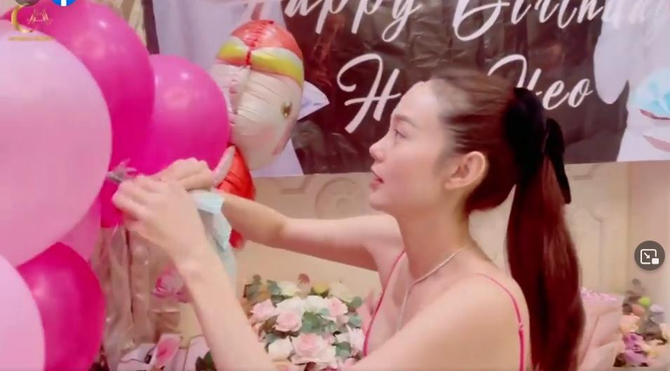 Minh Hang bi chi trich vi tiec sinh nhat 