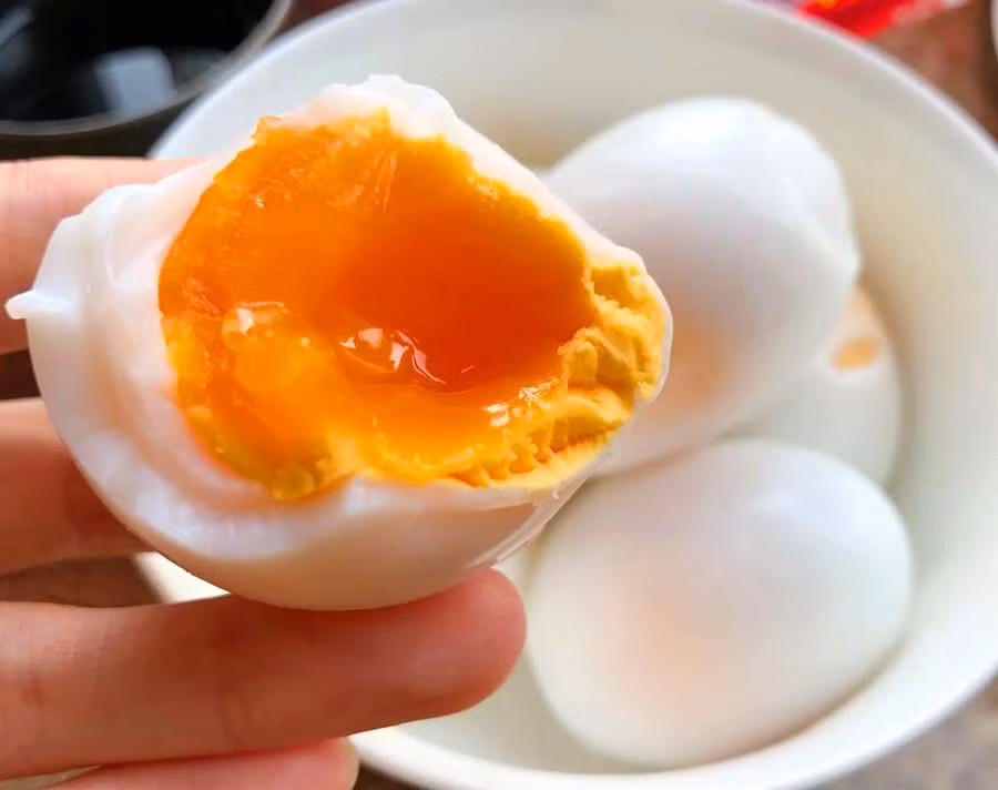 Cong thuc 12345 giup luoc trung thom ngon, de boc vo-Hinh-2