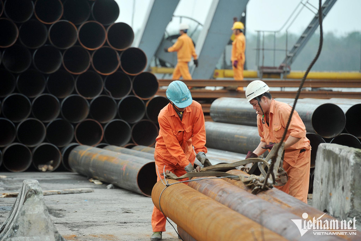 Viet Nam huong toi GDP 7,5%, rui ro gia tang