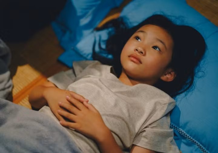 Be gai lay nuoc mat khan gia 'Dan choi khong so con roi' la ai?-Hinh-4