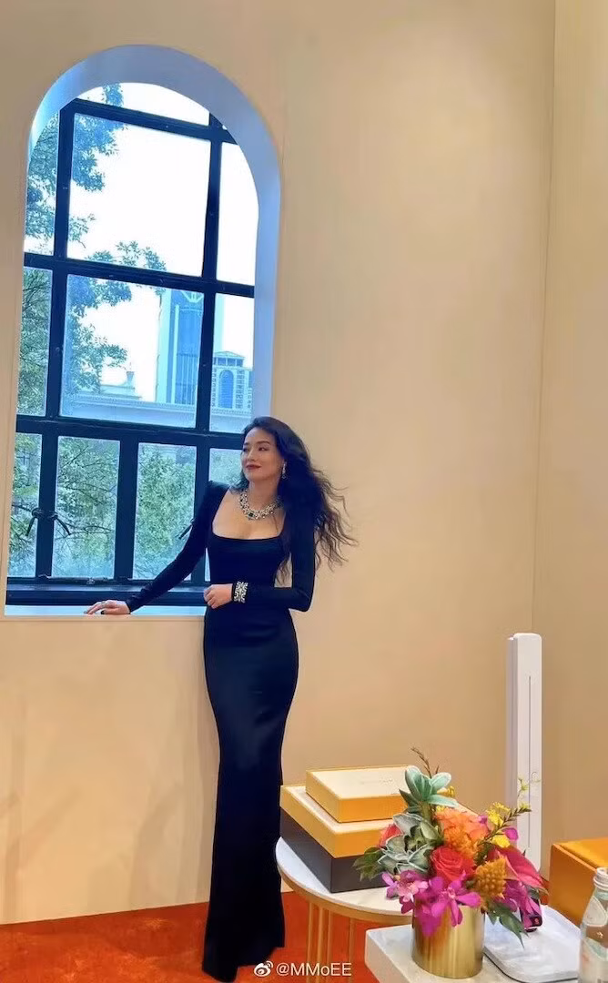 Lo anh chua chinh sua “nu hoang canh nong” Thu Ky o tuoi U50-Hinh-10