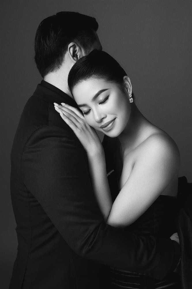 Phạm Hương tiếp tục nhá chồng đại gia, dân mạng: 'Sốt cả ruột' Pham Huong tiep tuc nha chong dai gia, dan mang: 'Sot ca ruot'