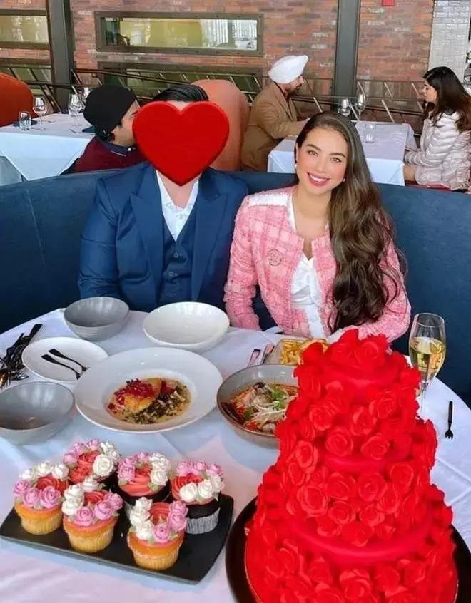 Phạm Hương tiếp tục nhá chồng đại gia, dân mạng: 'Sốt cả ruột' - Hình 6 Pham Huong tiep tuc nha chong dai gia, dan mang: 'Sot ca ruot'-Hinh-6