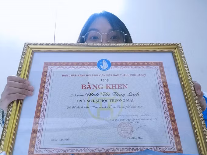 Nu sinh tot nghiep dai hoc, truyen cam hung hoc tieng Anh hieu qua