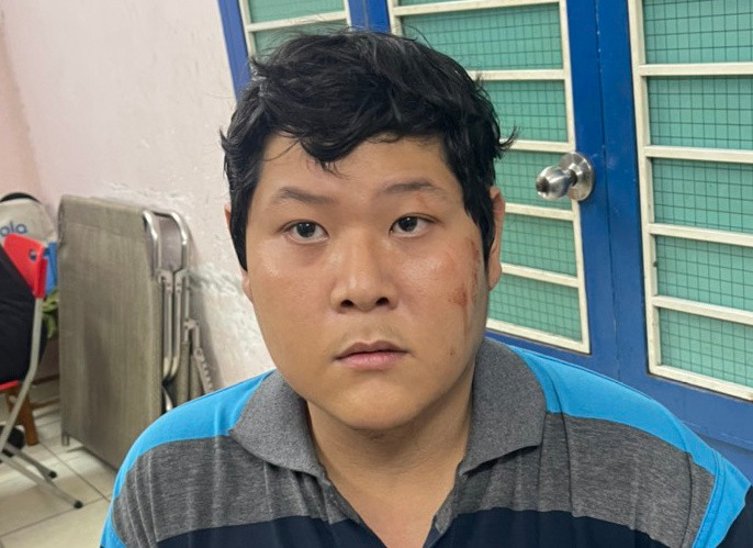 Loi khai nghi pham sat hai chu tiem dien thoai o TP.HCM