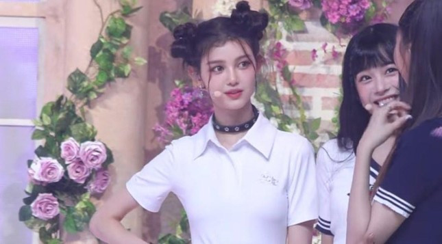 Cu dan mang 'dien dao', Somi xung danh hieu 'Thien than lai' moi-Hinh-4