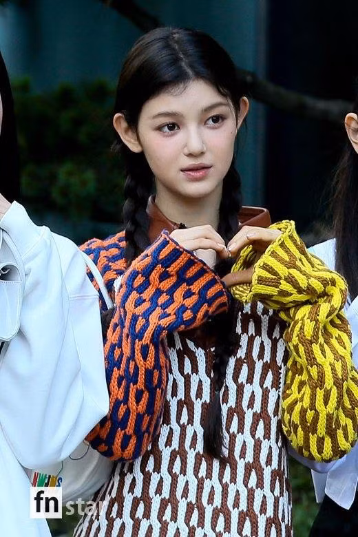 Cu dan mang 'dien dao', Somi xung danh hieu 'Thien than lai' moi