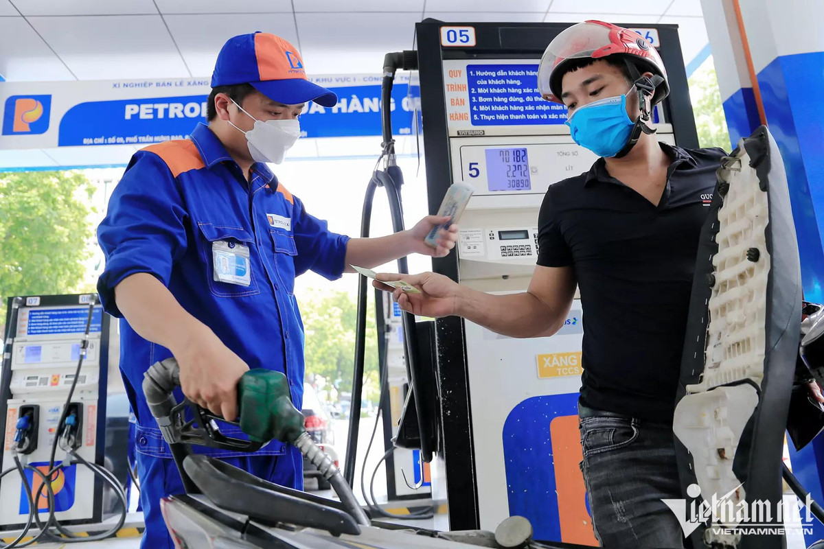 Gia dau lao doc manh, gia xang co the xuong 21.000 dong/lit