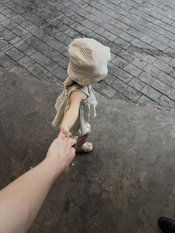 Phi Ngoc Hung tung loat anh cuc yeu ben con gai-Hinh-11