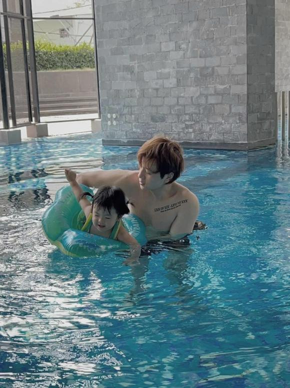 Phi Ngoc Hung tung loat anh cuc yeu ben con gai-Hinh-8