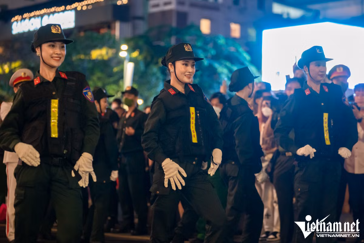 Quan nhac dieu hanh quanh trung tam TP.HCM trong dem-Hinh-4