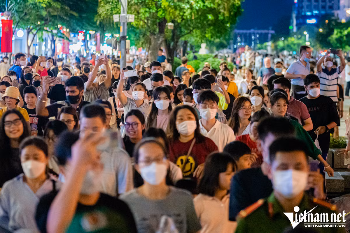 Quan nhac dieu hanh quanh trung tam TP.HCM trong dem-Hinh-12