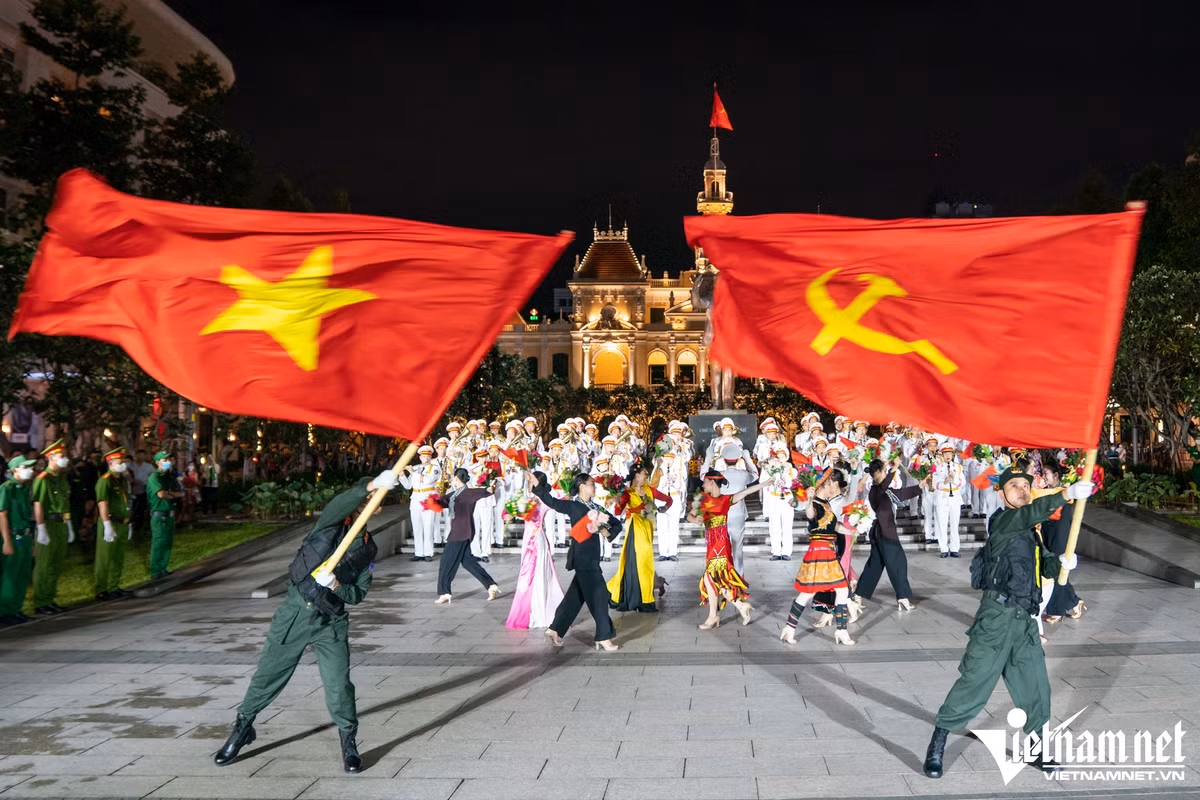 Quan nhac dieu hanh quanh trung tam TP.HCM trong dem-Hinh-14