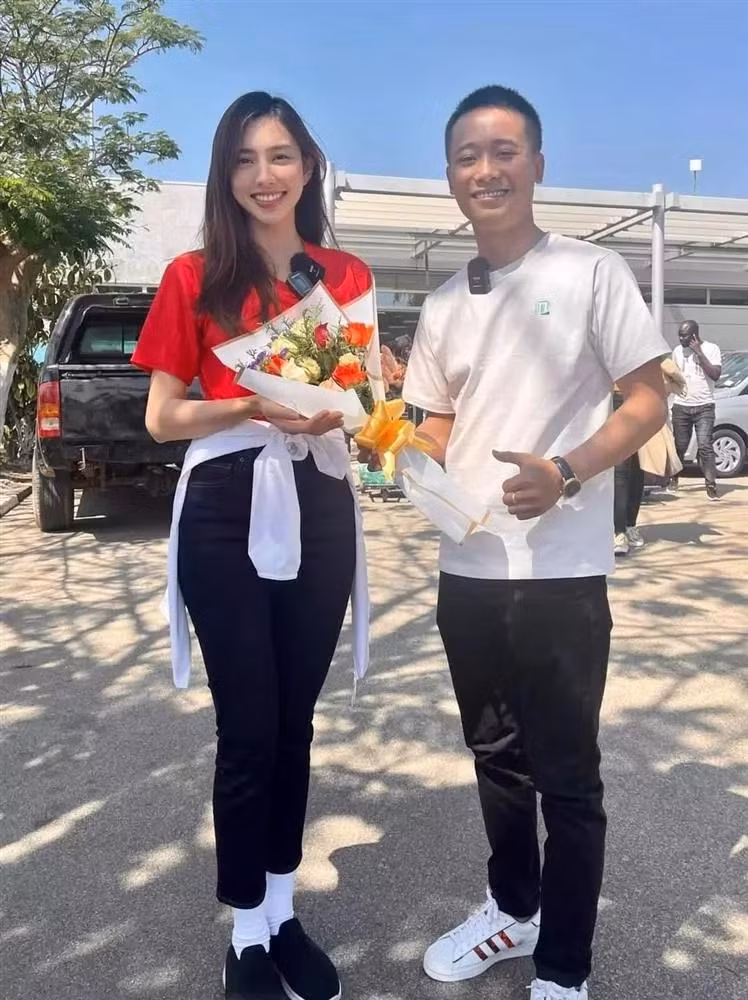 Nghi van Quang Linh Vlog co ban gai, nhan sac chat luong cao