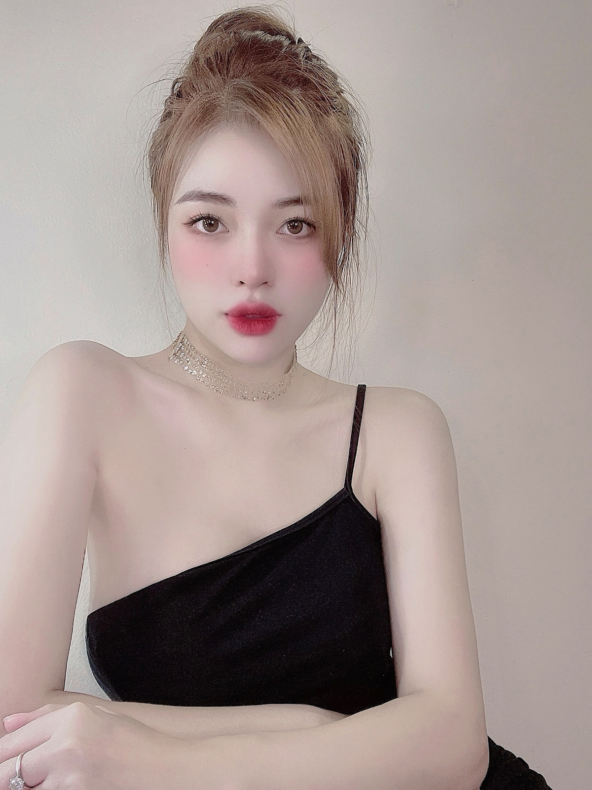 Ba nhan vat cong an hot nhat co vo, ban gai xinh nhu hotgirl-Hinh-10