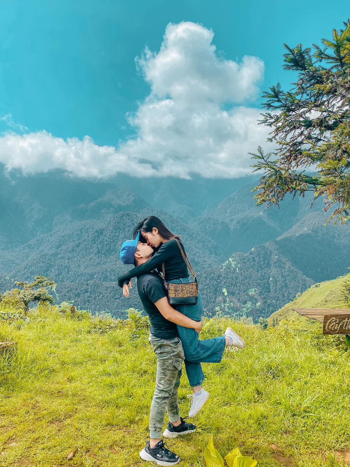 Ba nhan vat cong an hot nhat co vo, ban gai xinh nhu hotgirl-Hinh-18