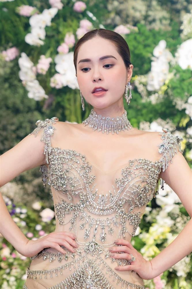 Doan Di Bang bi 'phot' nhan sac 10 nam truoc, ngoai hinh khac hien tai