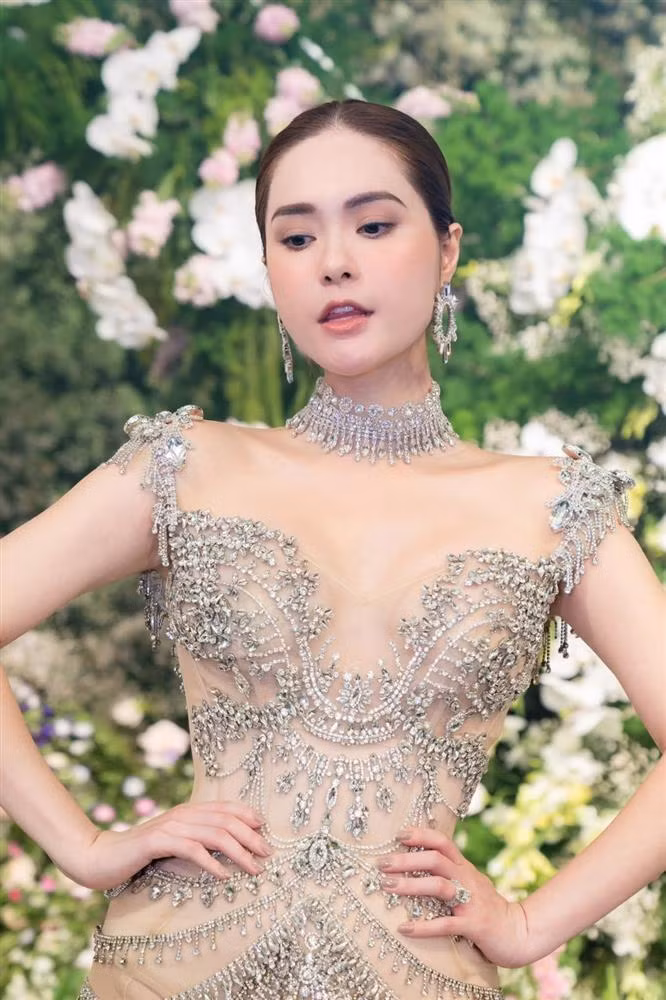 Doan Di Bang bi 'phot' nhan sac 10 nam truoc, ngoai hinh khac hien tai