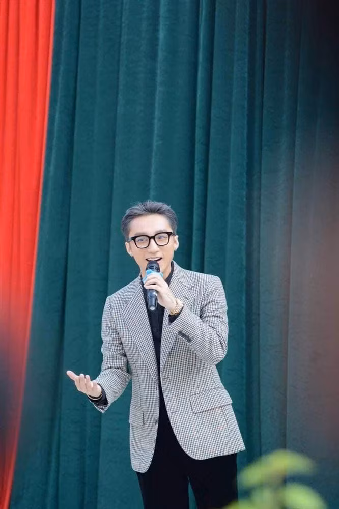 Son Tung lo da that qua anh cam thuong, chi em chi biet uoc-Hinh-4