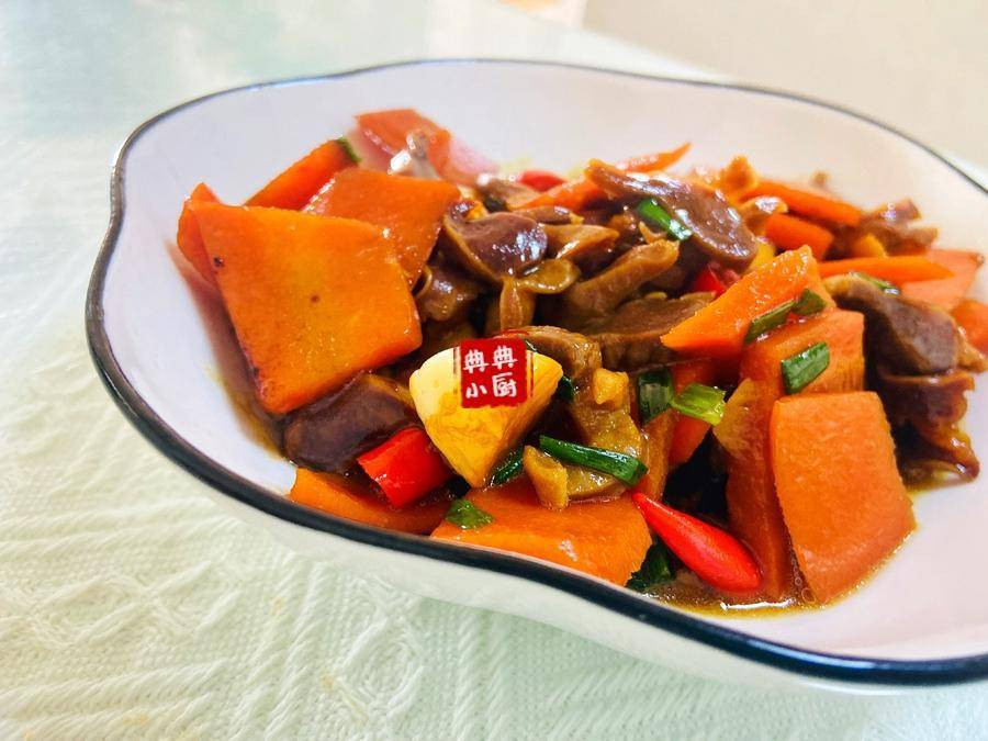 Bộ phận cực rẻ của con gà lại là món đại bổ Bo phan cuc re cua con ga lai la mon dai bo