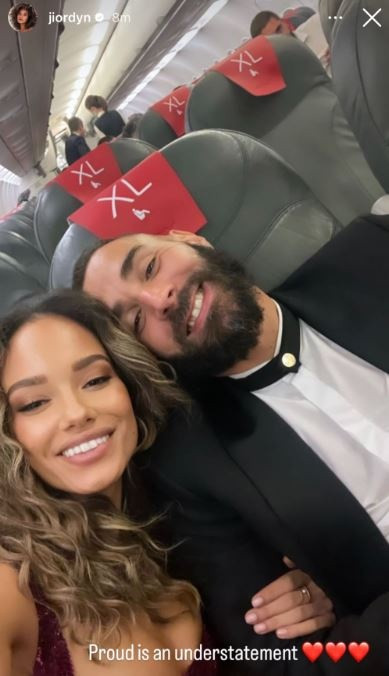 Benzema dua ca vo va ban gai den du gala Qua bong vang-Hinh-4