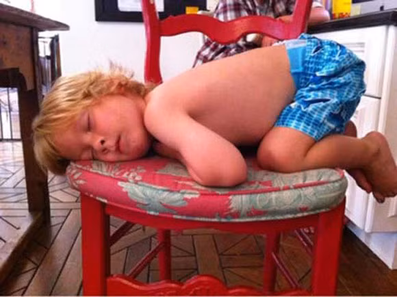 Ngủ cũng cần tạo dáng...