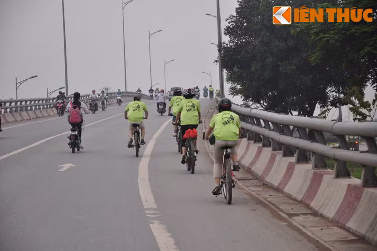 Đạp xe vì Gấu 2014 có sự tham gia của hơn 50 thành viên đạp xe cùng gần 100 người có mặt tại Trung tâm Cứu hộ Gấu Việt Nam.