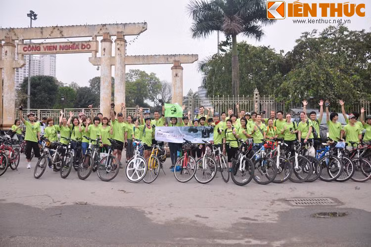 Sáng ngày 19/4, một nhóm các tình nguyện viên tham gia hành trình Đạp xe vì Gấu đã xuất phát tại công viên Nghĩa Đô (Hà Nội) để thực hiện hành trình 132 km hai chiều lên Trung tâm cứu hộ Gấu Việt Nam thuộc Vườn quốc gia Tam Đảo (Vĩnh Phúc).