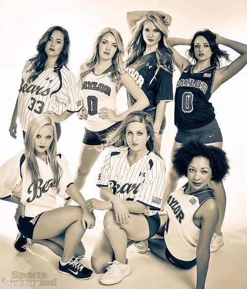 Khi bộ ảnh về Casey được đăng tải, nhiều người đã ưu ái gọi cô với cái tên "vẻ đẹp trường Baylor". Cư dân mạng cũng dành những lời khen ngợi vẻ đẹp khỏe khoắn, đầy tươi trẻ của Casey.