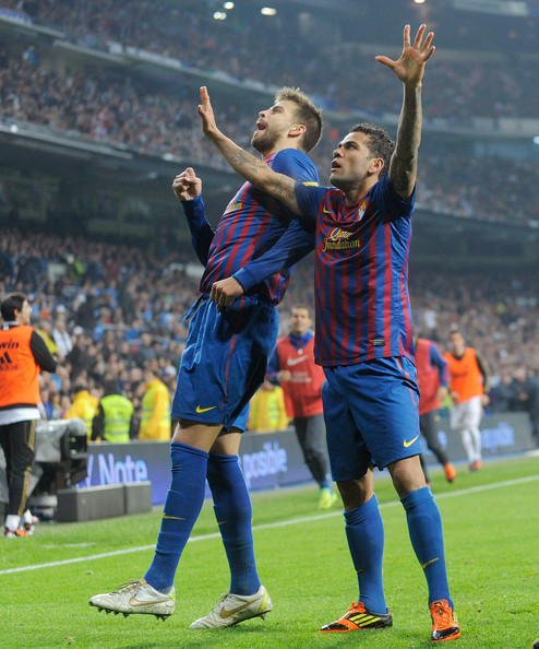 Daniel Alves (1m70): Nhỏ nhưng nguy hiểm đó là Alves. Alves luôn tốc độ bên cánh và bất ngờ với những pha lật cánh. Đặc sản của anh là những pha sút bóng từ xa rất có lực. Ảnh: Zimbio.com.