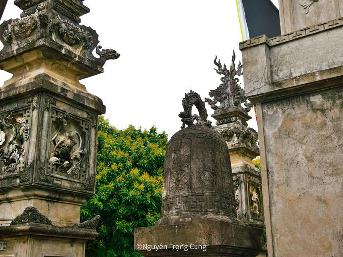 Ngoi chua dep la co nhieu co vat o ngoai thanh Ha Noi-Hinh-8