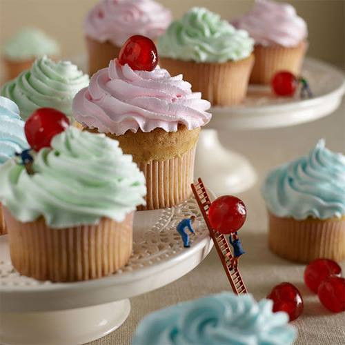 Cupcake không thể thiếu cherry! Cố lên!
