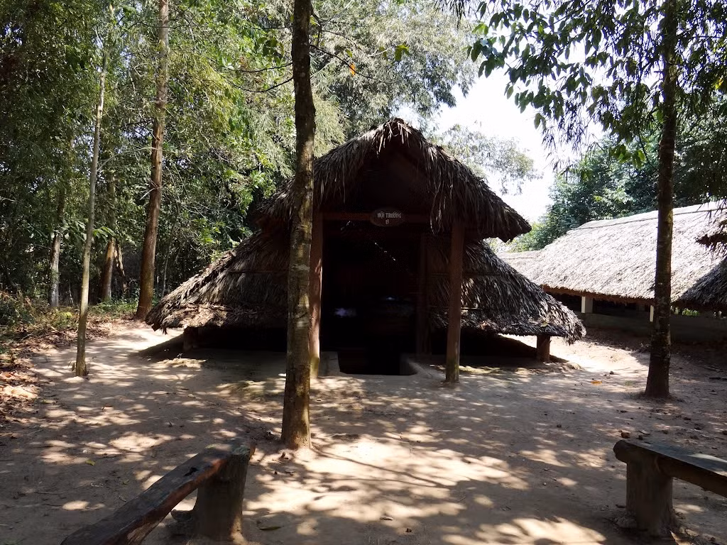 Với các tay phượt khu vực phía Nam cũng đừng ghen tị với các tay phượt tại phía Bắc vì các bạn cũng có khá nhiều địa chỉ phượt đẹp và gắn liền với lịch sử, ví dụ như Củ Chi.