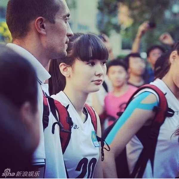 Tất cả hình ảnh từ những lúc tập trung đội tuyển đến lúc thi đấu hay những khoảnh khắc đời thường Sabina đều rất xinh đẹp.