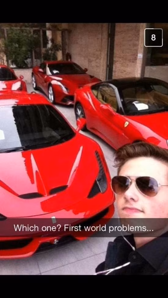 Lại thêm một "sự lựa chọn khó khăn" của chàng nam sinh siêu giàu.