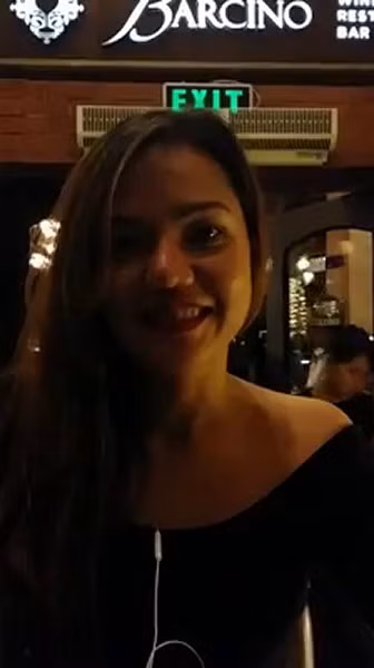 Mở đầu clip, cô gái nói đến lý do quay clip này và kể lại câu chuyện của mình.