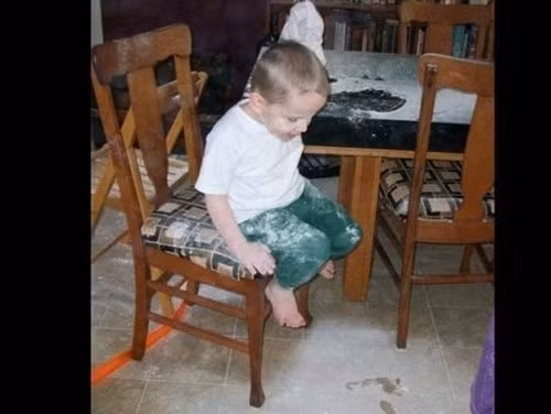 ... mọi thứ đều biến thành đồ chơi của bé.