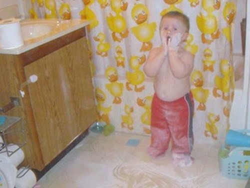 Khi không có người lớn ở nhà...