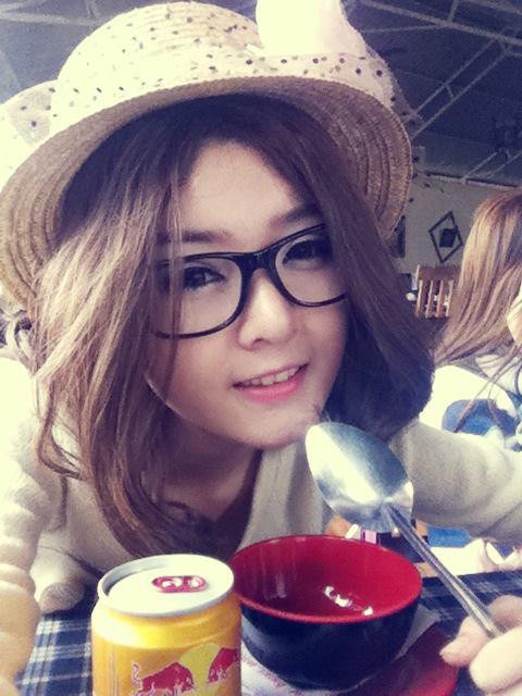 Càng lớn, Lilly Luta càng xinh. Khuôn mặt nhỏ gọn cùng làn da trắng.