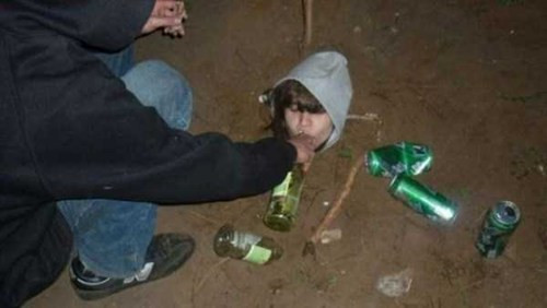 Đừng say khi đám bạn tỉnh.