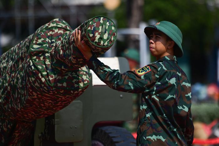 Khoảng 80 chiến sĩ đang tham gia bảo vệ và phục vụ tại trận địa pháo ở Bến Bạch Đằng. Đồng thời, các biện pháp kỹ thuật an toàn cũng được triển khai đồng bộ.