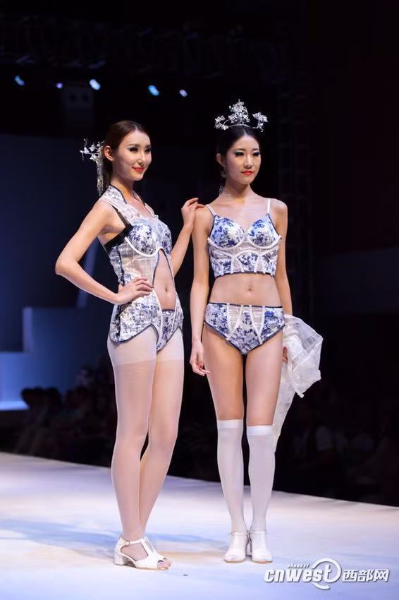 Nhờ tính chất của cuộc thi nên đã quy tụ dàn sinh viên cao ráo, xinh đẹp đồng thời thu hút được truyền thông.