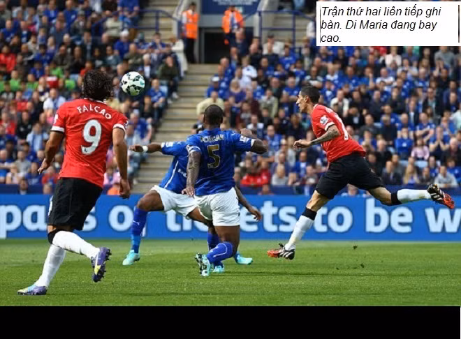 MU nhanh chóng gia tăng cách biệt bằng một pha sút bóng nghệ thuật bởi "thiên thần" của họ, Di Maria. Chưa đầy 20 phút, tỉ số đã là 20 đều với những bàn thắng đẹp nên các fan đã tin chắc vào một chiến thắng hủy diệt của Quỷ đỏ.