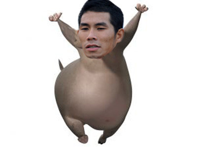 Hoàng Quảng tự Quảng "hà mã", giống Hoàng "bò", Quảng "hà mã" cũng có lối chơi thiên về thể lực. Nhìn Quảng "hà mã" tỳ đè thì đủ biết cầu thủ này khỏe như thế nào.