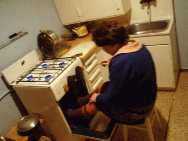 Chỉ là sưởi chân cho ấm thôi mà.